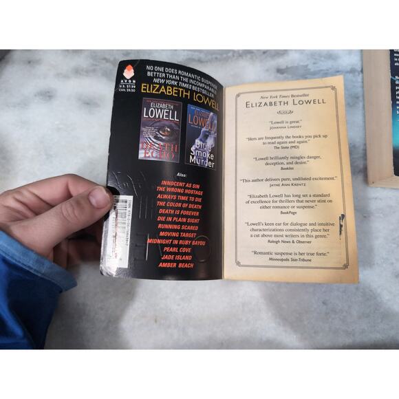 Elizabeth Lowell Paperback Novel Bundle: The Wrong Hostage & Beautiful Sacrifice - Picture 4 of 9